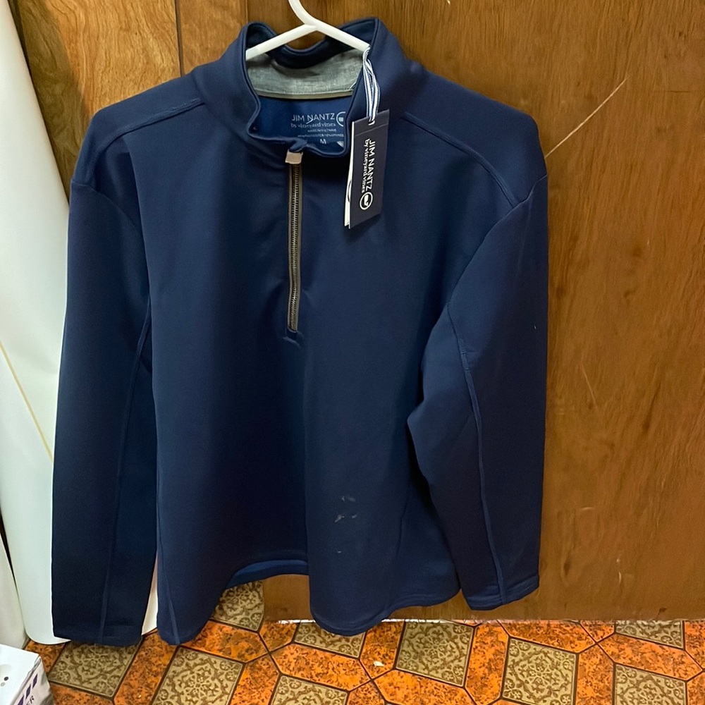 Mens pull over vineyard sweater . Never warn still with tags